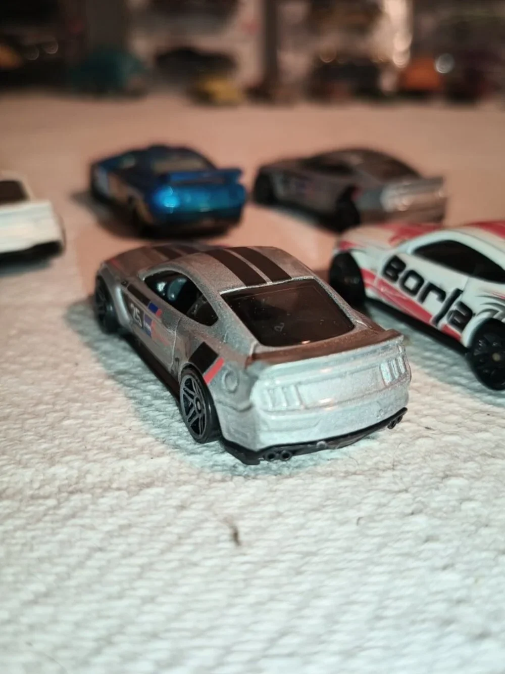 Hot Wheels Ford Mustang 5-Car Diecast Lot – Shelby GT350R & Race Cars